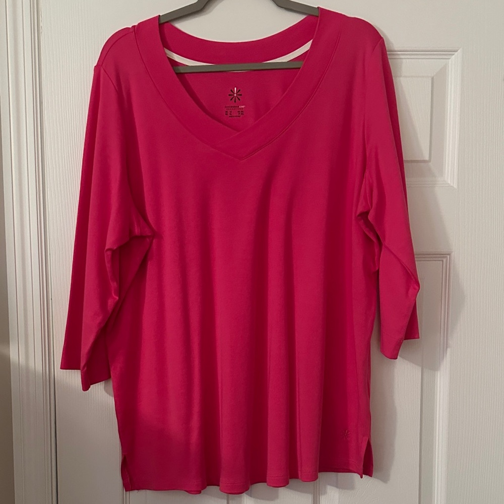 Isaac Mizrahi Vibrant Pink three quarter Sleeve V-Neck Top Excellent condition